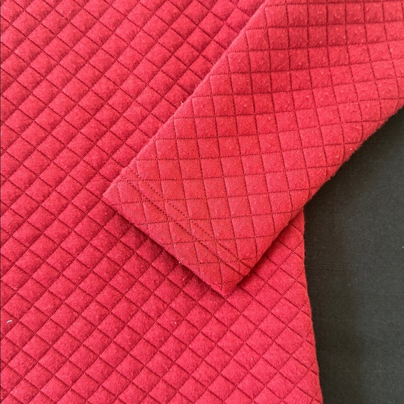 Burgundy Quilted Pullover Properly Tied size 6 - Picture 4 of 8